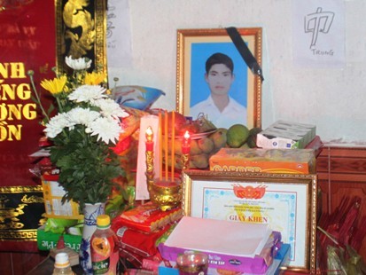 Làm thơ, tưởng nhớ nam sinh quên mình cứu 4 em nhỏ Làm thơ, tưởng nhớ nam sinh quên mình cứu 4 em nhỏ