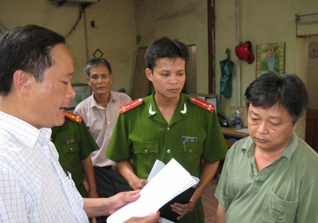Hà Nội : Bắt khẩn cấp chủ cây xăng gian lận Hà Nội : Bắt khẩn cấp chủ cây xăng gian lận