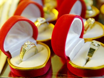 Vàng giảm giá nhờ kế hoạch hòa bình Vàng giảm giá nhờ kế hoạch hòa bình