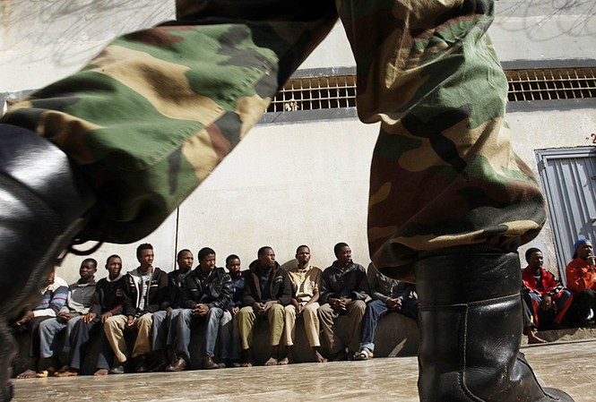 Quân nổi dậy thả hơn 10.000 tù nhân Libya Quân nổi dậy thả hơn 10.000 tù nhân Libya