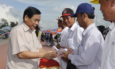 Bí thư Tỉnh ủy cưới vợ cho con: Không rượu bia Bí thư Tỉnh ủy cưới vợ cho con: Không rượu bia