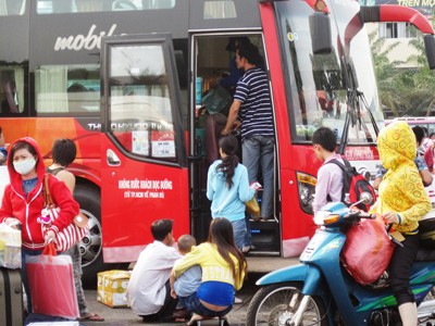 Bến quá tải, xe dù tung hoành Bến quá tải, xe dù tung hoành