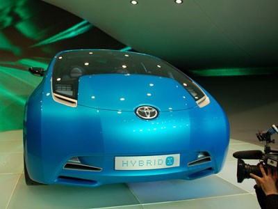 Toyota Prius Alpha hybrid ra mắt trong năm 2011 Toyota Prius Alpha hybrid ra mắt trong năm 2011