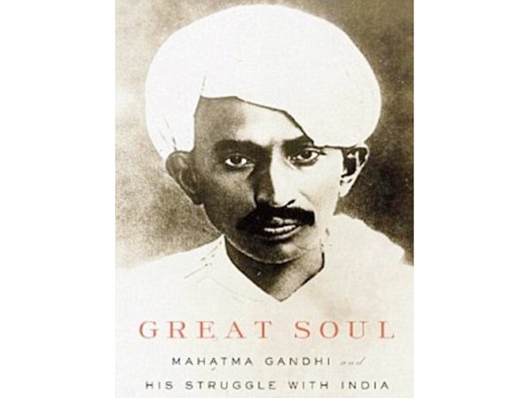Ấn Độ mua lại thư tình đồng tính của Mahatma Gandhi Ấn Độ mua lại thư tình đồng tính của Mahatma Gandhi