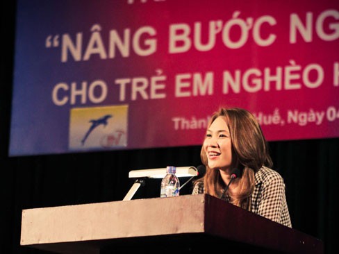 Mỹ Tâm vẫn chăm chỉ làm từ thiện Mỹ Tâm vẫn chăm chỉ làm từ thiện