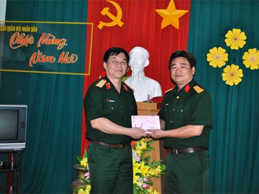 Báo chí góp phần xây dựng hình ảnh Bộ đội Cụ Hồ Báo chí góp phần xây dựng hình ảnh Bộ đội Cụ Hồ