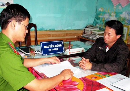 Lộ mặt kẻ lừa nữ sinh quan hệ tình dục để …đuổi tà khí Lộ mặt kẻ lừa nữ sinh quan hệ tình dục để …đuổi tà khí