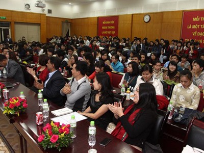 Vì sao cử nhân giỏi vẫn thất nghiệp? Vì sao cử nhân giỏi vẫn thất nghiệp?