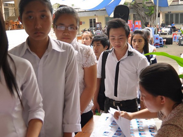 Gần 1.500 thí sinh bỏ môn thi thứ hai Gần 1.500 thí sinh bỏ môn thi thứ hai