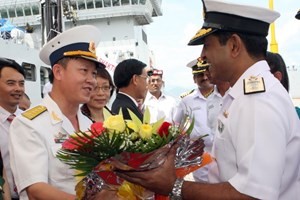 Ấn Độ huấn luyện cho 500 thủy thủ tàu ngầm của Việt Nam Hải quân Ấn Độ giao lưu với Hải quân Việt Nam nhân chuyến thăm cảng Tiên Sa, Đà Nẵng của đoàn tàu quân sự Ấn Độ vào tháng 6/2013