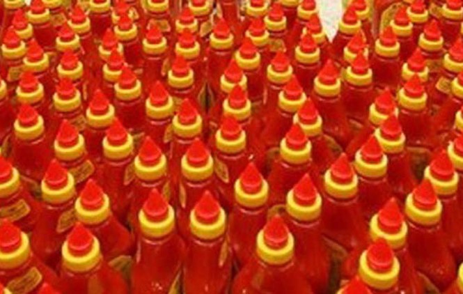 Thưởng Tết bằng tương ớt lên báo nước ngoài Thưởng Tết bằng tương ớt lên báo nước ngoài