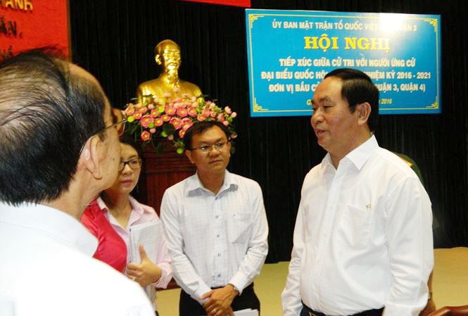 Tấm lòng của Chủ tịch nước Trần Đại Quang với cử tri TPHCM Chủ tịch nước Trần Đại Quang luôn là người gần gũi, chân thành khi tiếp xúc cử tri TPHCM.