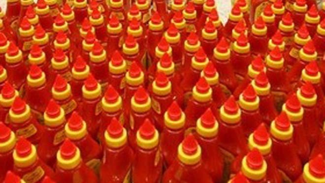Thưởng Tết bằng tương ớt Một doanh nghiệp ở TP HCM thưởng Tết cho nhân viên bằng tương ớt.