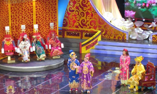 Hé lộ mới nhất về Táo quân 2014 Những gương mặt quen thuộc sẽ xuất hiện trong Táo quân 2014 như: Quốc Khánh, Công Lý, Xuân Bắc, Tự Long, Thành Trung, Vân Dung, Chí Trung