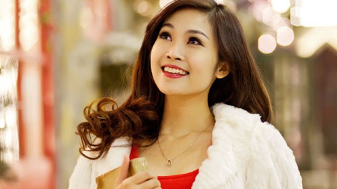 MC Thùy Linh: 'Tôi từng từ chối nhiều đại gia' "Những vị đại gia đến với tôi đều lịch sự, nhưng tôi cảm thấy không an toàn".