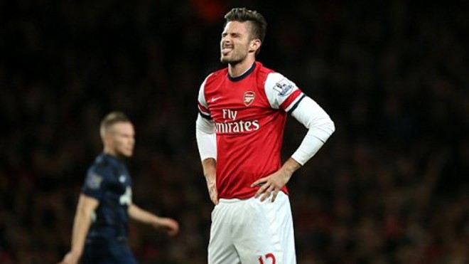 Đưa gái vào khách sạn, Giroud sắp bị Arsenal 'trảm' Giroud đối diện với án kỷ luật của Arsenal.