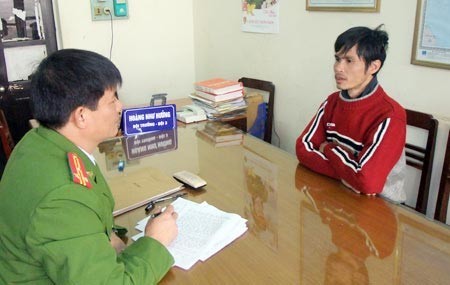 Trần Duy Tiến tại cơ quan công an.