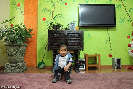 Anh chàng cao gần 70 cm mơ tìm bạn gái Anh chàng cao gần 70 cm mơ tìm bạn gái