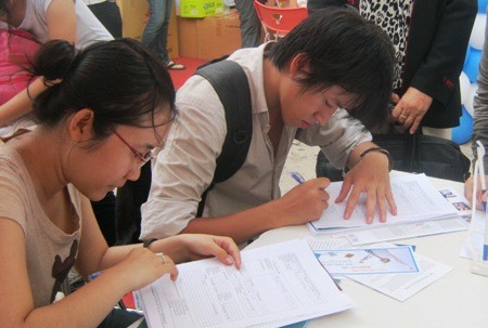 Ung dung… thất nghiệp Không phải cử nhân nào cũng nỗ lực hết mình để tìm kiếm việc làm.