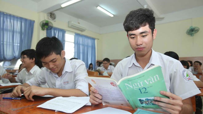 Thay đổi lớn trong đề thi tốt nghiệp THPT Học sinh lớp 12 Trường THPT Lương Thế Vinh (TP.HCM) ôn thi môn văn. Cấu trúc đề thi môn này có nhiều thay đổi trong kỳ thi tốt nghiệp THPT năm nay - Ảnh: Đào Ngọc Thạch