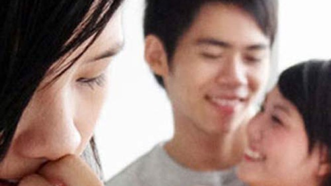 Sống với tôi nhưng anh vẫn rủ gái đi khách sạn Sống với tôi nhưng anh vẫn rủ gái đi khách sạn