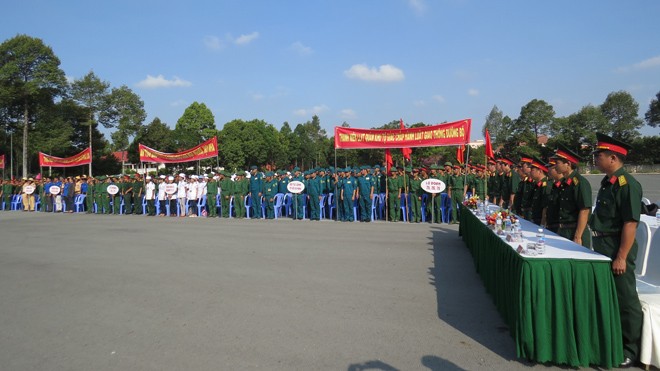 Gần 1.000 cán bộ, chiến sĩ tham gia ngày hội văn hóa giao thông Gần 1.000 cán bộ, chiến sĩ tham gia ngày hội văn hóa giao thông