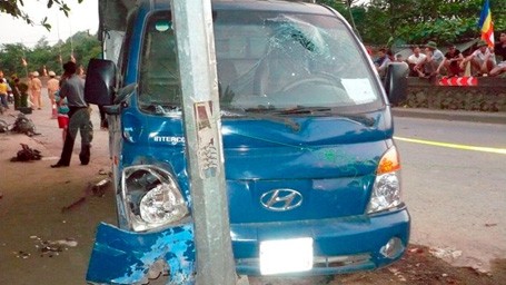 Xe tải gây tai nạn rồi bỏ chạy trước khi đâm chết 3 mẹ con Hiện trường vụ tai nạn.