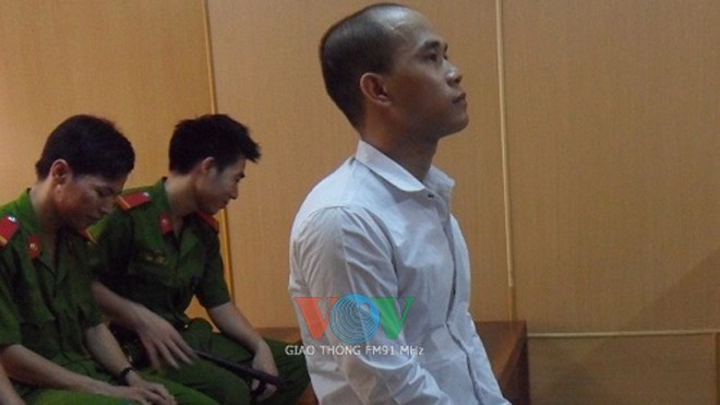 Chê bản nhạc dở, kẻ chết, người vào tù Hậu tại phiên xét xử sơ thẩm.
