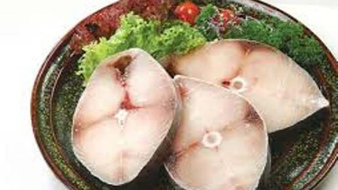 Những thực phẩm chữa bỏng hiệu quả Thời kỳ suy mòn bỏng nên ăn nhiều cá thu để bổ sung axit amin làm tăng tiến trình tổng hợp mô sợi dưới da.
