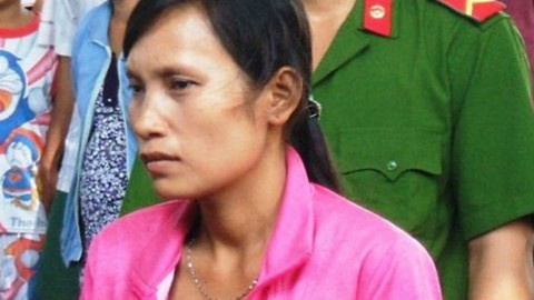Bắt cóc cháu chồng, giả làm con đẻ Nguyên bị tuyên án 2 năm tù nhưng cho tại ngoại vì đang mang bầu.