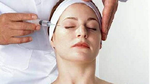 Tiêm thuốc căng da mặt: Nguy cơ hỏng thị lực Tiêm chất làm đầy vào vùng trán có thể gây mù mắt