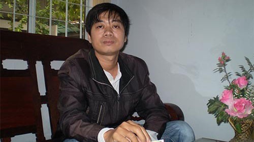 Khổ sở vì trúng thưởng xổ số Anh Phú với tờ vé số trúng giải khuyến khích nhưng không được trả thưởng.