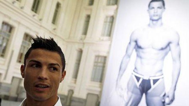 Nhãn hiệu 'CR7' của Ronaldo bị kiện Đồ lót CR7 chuẩn bị ra mắt