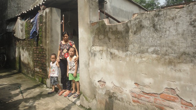 Giúp người phụ nữ tàn tật có nhà mới Ngôi nhà của chị Trần Thị Nhâm trước khi xây dựng.