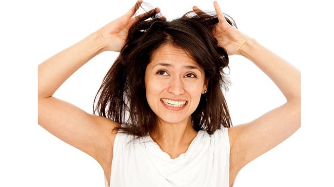 Khắc phục chứng rụng tóc bằng tinh dầu bưởi Khắc phục chứng rụng tóc bằng tinh dầu bưởi.