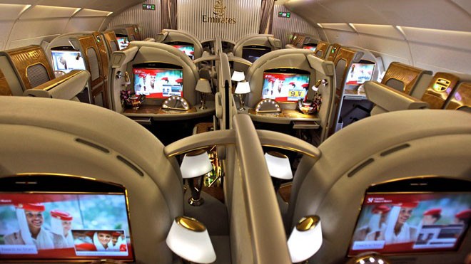 Hé lộ chiến lược kinh doanh của Emirates Airlines Khoang hạng nhất của Emirates Airlines.