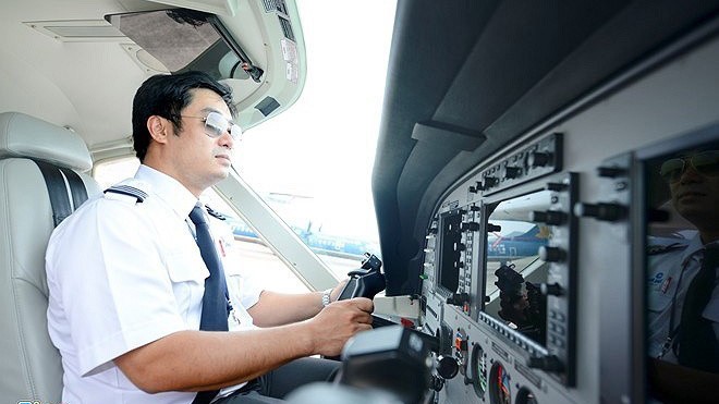 Cuộc sống sau buồng lái của phi công, tiếp viên Việt Áp lực tập luyện, công việc và duy trì sức khỏe nên không phải ai cũng kiên trì được giấc mơ bay, dù để đạt được nó, họ đã phải chi những khoản tiền khổng lồ. Ảnh: Tuấn Mark.