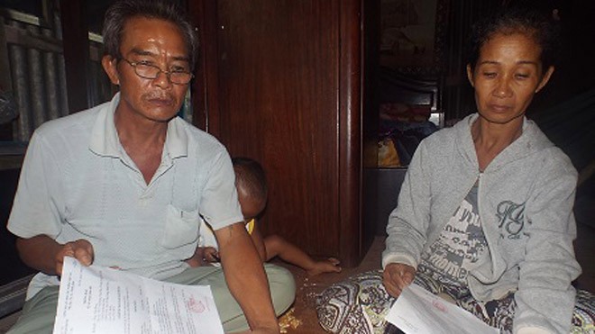 Phó Chủ tịch phường xin lỗi vụ vào thăm mới biết con đi tù đã chết Vợ chồng ông Đứng bức xúc trình bày sự việc.