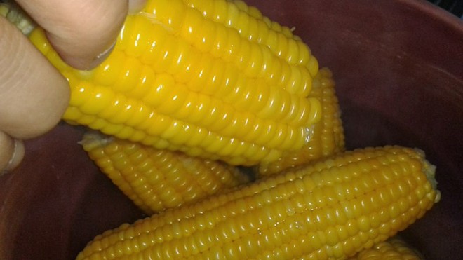 Tránh xa ung thư nhờ ngô luộc mỗi ngày Tránh xa ung thư nhờ ngô luộc mỗi ngày
