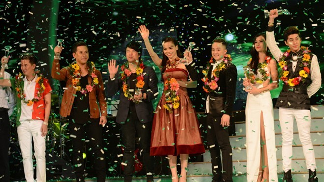 Sơn Tùng bị loại khỏi Làn Sóng Xanh vì nghi đạo nhạc Năm 2013, việc loại Mỹ Tâm ra khỏi danh sách đề cử đã gây nhiều tranh cãi.