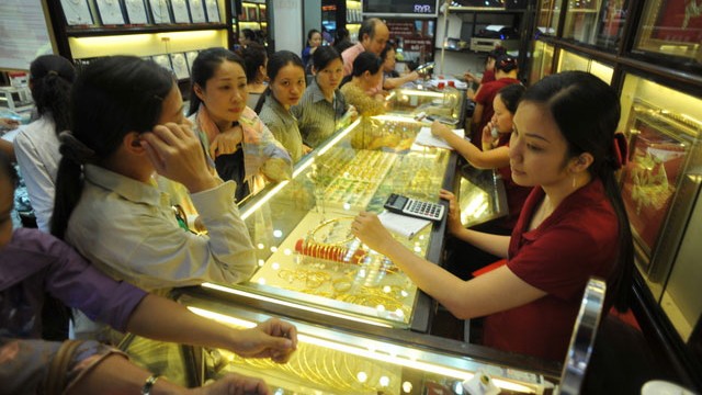 Vàng giảm phiên thứ 14, USD đi ngang Vàng giảm phiên thứ 14, USD đi ngang