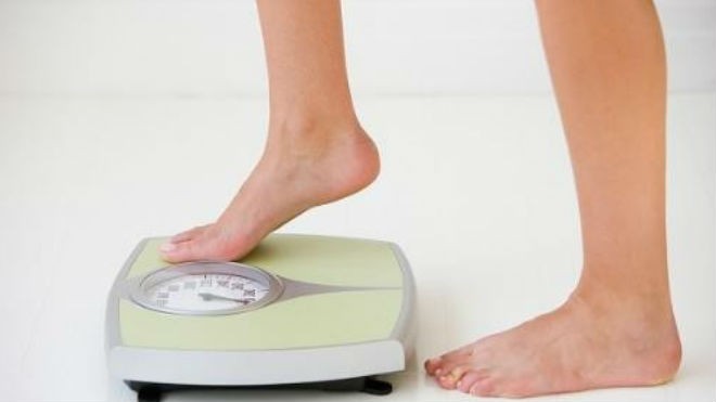 Những cách giảm béo không phải ai cũng dám thử Nhịn ăn bằng đeo kính giảm béo