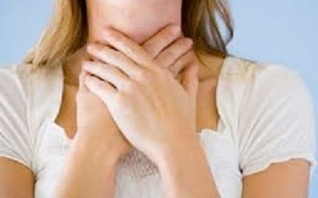 Lý do khiến bạn bị đau họng vào buổi sáng Lý do khiến bạn bị đau họng vào buổi sáng