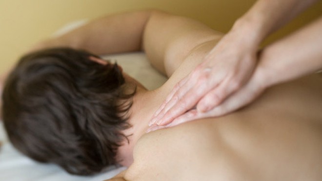 Bênh nữ massage, con trai quản lý khách sạn lĩnh án Bênh nữ massage, con trai quản lý khách sạn lĩnh án