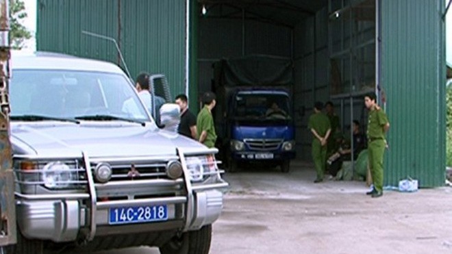 Bí thư Quảng Ninh đề nghị đình chỉ lãnh đạo đồn Biên phòng Lực lượng chức năng kiểm tra kho chứa hàng lậu trong vụ đột kích rạng sáng 2-11 vừa qua