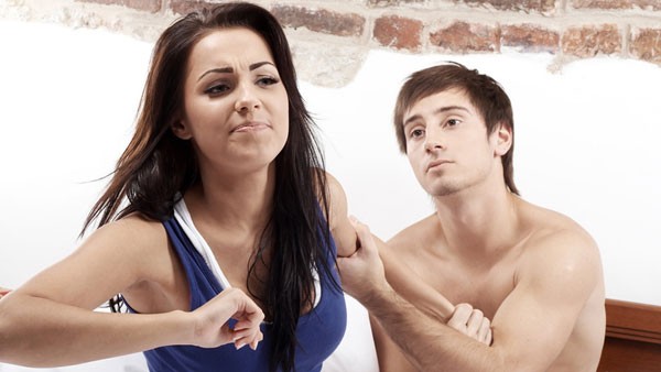 Tôi dễ mất hứng 'yêu' chồng vì những lý do cỏn con Nhiều cặp, ngay cả khi sắp "lâm trận", một trong hai cũng dễ mất hứng vì chuyện vặt vãnh. Ảnh minh họa: internet