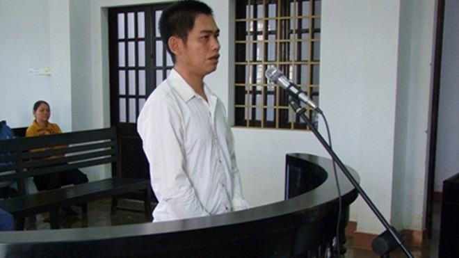 Chú thím sàm sỡ nhau quá trớn, cháu thành kẻ sát nhân Bị cáo Điểu Sơn trước vành móng ngựa