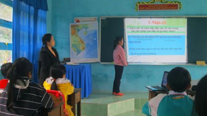 Giáo viên “chạy” cho đủ tiết Một lớp học tại trường Tiểu học Tân Hiệp, xã đảo Tân Hiệp. (Ảnh: Phòng GD-ĐT TP Hội An cung cấp)