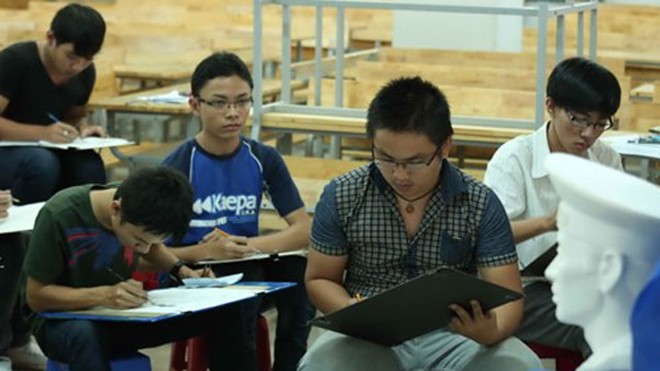 Nhiều trường ĐH thi môn năng khiếu Thí sinh dự thi môn năng khiếu vào Trường ĐH Kiến trúc TP.HCM. Năm nay, nhiều trường khác dự kiến cũng sẽ thi năng khiếu - Ảnh: Đào Ngọc Thạch