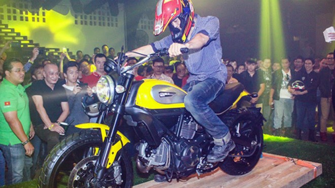 Ducati Scrambler trình làng Việt Nam giá 303 triệu đồng Ducati Scrambler Icon, phiên bản xe có giá thấp nhất ở mức 303 triệu đồng.